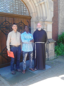 Dr. Paul Krause (Hausarzt), Issa Ali, Br. Markus Thüer